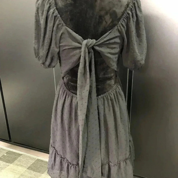 Altar’d State Pintuck,open tie back,puff sleeves,ruffle hem - Picture 1 of 15